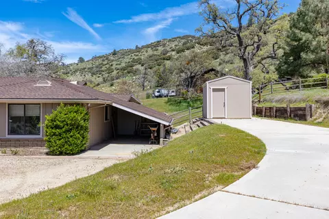 26001 Plateau Ct, Tehachapi, CA 93561 photo 3