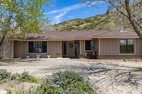 26001 Plateau Ct, Tehachapi, CA 93561 photo 1