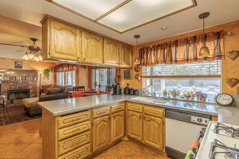 43949 Broadwater Ave, Lancaster, CA 93535 photo 9
