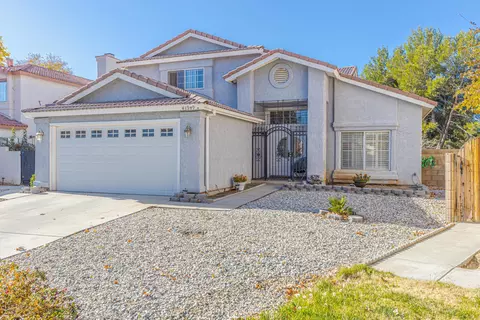 43949 Broadwater Ave, Lancaster, CA 93535 photo 2