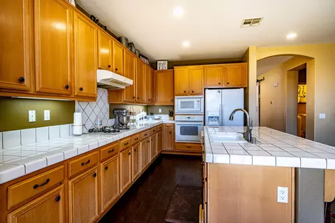 2225 Candytuft Ln, Palmdale, CA 93551 photo 11