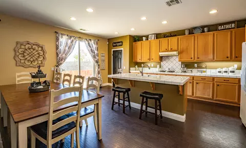 2225 Candytuft Ln, Palmdale, CA 93551 photo 9