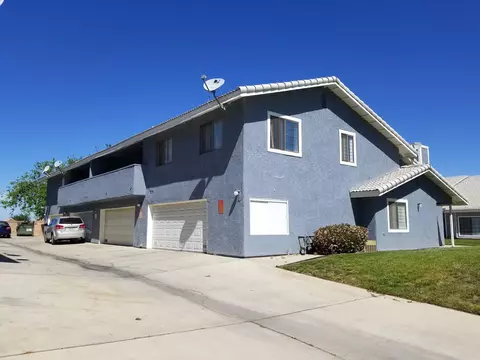 43627 8th St E, Lancaster, CA 93535 photo 3