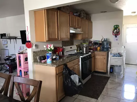 37808 10th St E, Palmdale, CA 93550 photo 2