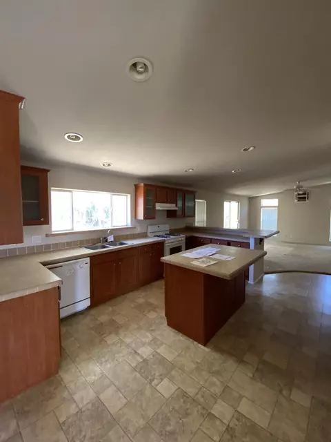 44707 W 16th St, Lancaster, CA 93534 photo 3