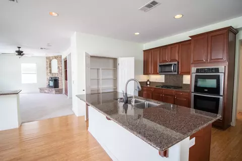 1458 Wild Olive Rd, Tehachapi, CA 93561 photo 3