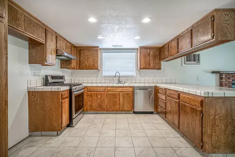 1124 E Ave J 10, Lancaster, CA 93535 photo 9