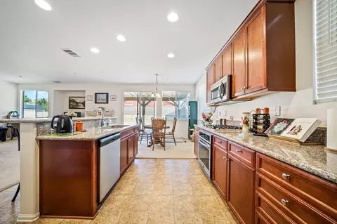 4130 W Avenue J-7, Lancaster, CA 93536 photo 10