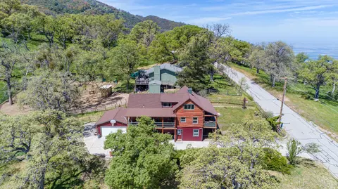 24180 Woodbine Ct, Tehachapi, CA 93561 photo 1