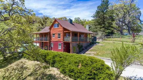 24180 Woodbine Ct, Tehachapi, CA 93561 photo 3