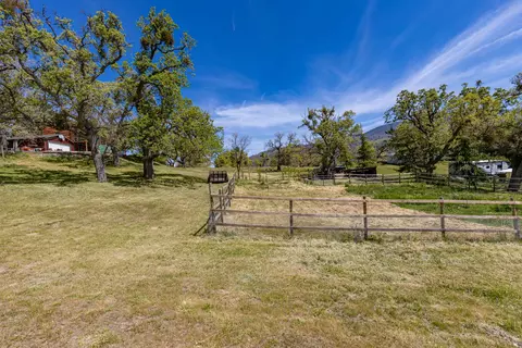 24180 Woodbine Ct, Tehachapi, CA 93561 photo 46