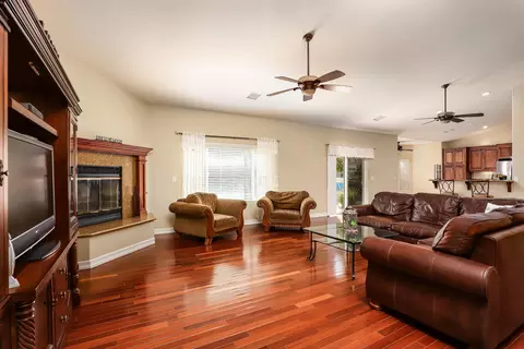 42165 Silverpuffs Dr, Lancaster, CA 93536 photo 8
