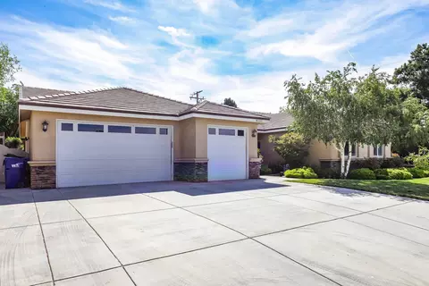 42165 Silverpuffs Dr, Lancaster, CA 93536 photo 3