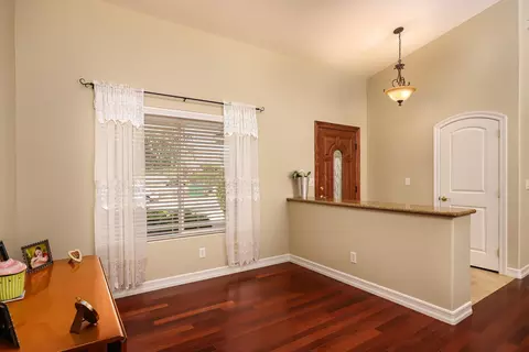 42165 Silverpuffs Dr, Lancaster, CA 93536 photo 7