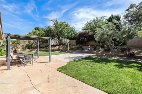 42165 Silverpuffs Dr, Lancaster, CA 93536 photo 29