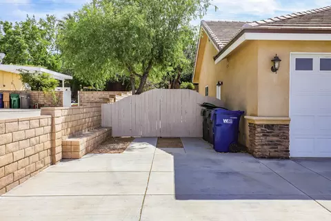 42165 Silverpuffs Dr, Lancaster, CA 93536 photo 4