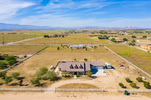 8827 W Avenue D2, Lancaster, CA 93536 photo 33