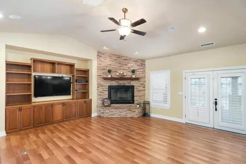 8827 W Avenue D2, Lancaster, CA 93536 photo 7