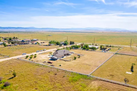 8827 W Avenue D2, Lancaster, CA 93536 photo 31