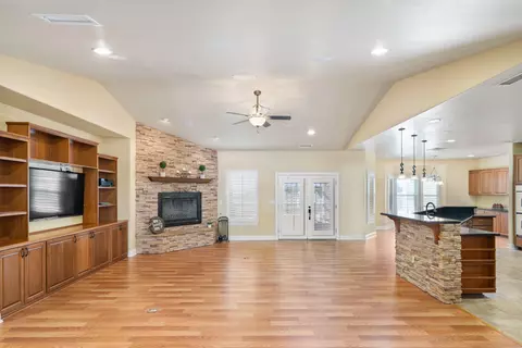 8827 W Avenue D2, Lancaster, CA 93536 photo 8