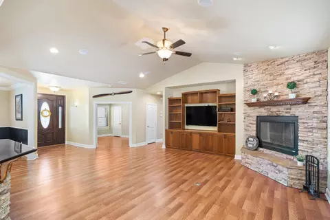 8827 W Avenue D2, Lancaster, CA 93536 photo 6