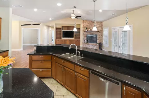 8827 W Avenue D2, Lancaster, CA 93536 photo 12