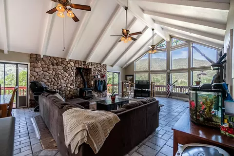 26501 Brian Pl, Tehachapi, CA 93561 photo 4
