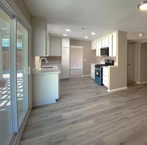 126 Horizon Rd, Palmdale, CA 93550 photo 2