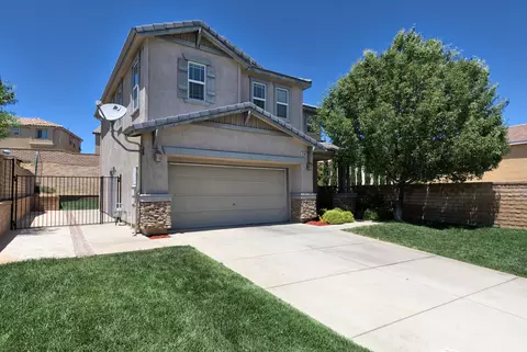37407 Hazelnut Pl, Palmdale, CA 93551 photo 2