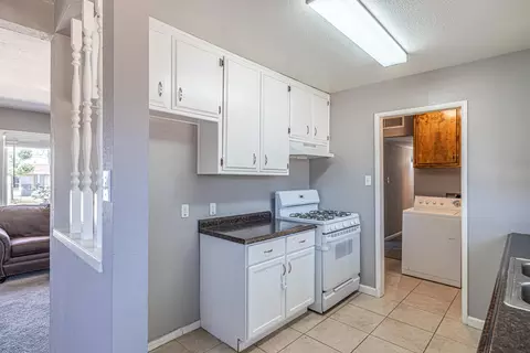 15917 Lee St, Mojave, CA 93501 photo 7