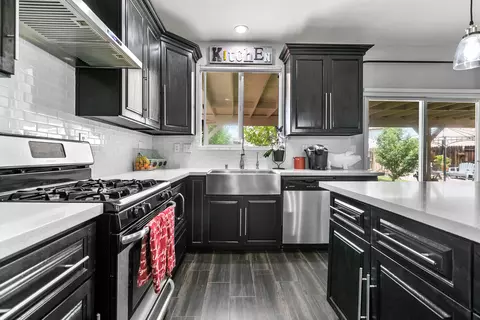 45751 Berkshire St, Lancaster, CA 93534 photo 8