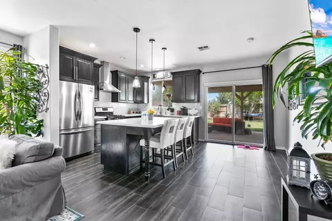 45751 Berkshire St, Lancaster, CA 93534 photo 5