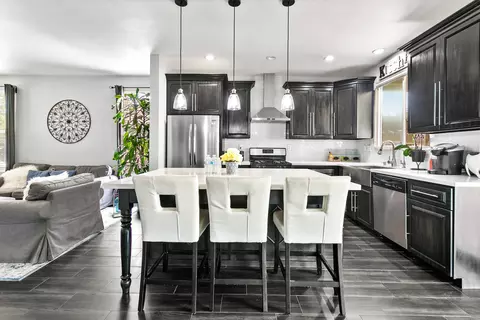 45751 Berkshire St, Lancaster, CA 93534 photo 7