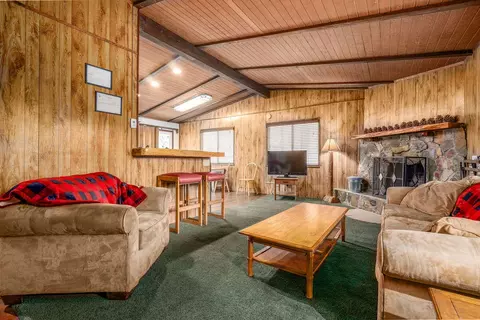 532 Vista Ave, Sugarloaf, CA 92386 photo 3