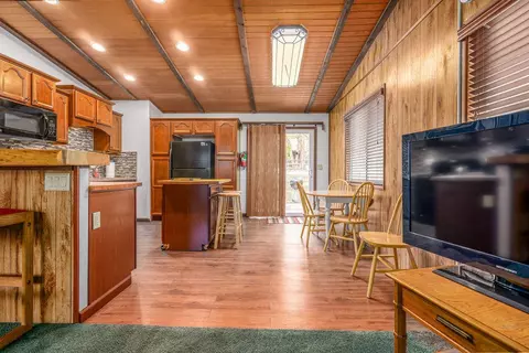 532 Vista Ave, Sugarloaf, CA 92386 photo 4
