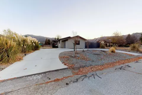 30060 Niblick Ln, Tehachapi, CA 93561 photo 3