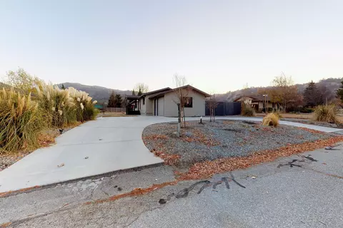 30060 Niblick Ln, Tehachapi, CA 93561 photo 1