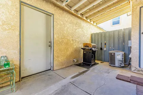 43635 Park Ave, Lancaster, CA 93534 photo 21