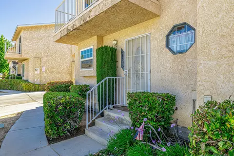 43635 Park Ave, Lancaster, CA 93534 photo 2