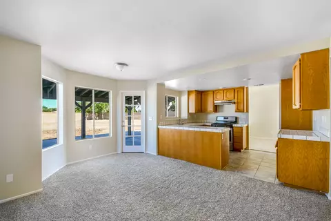 45145 Biscay St, Lancaster, CA 93535 photo 5
