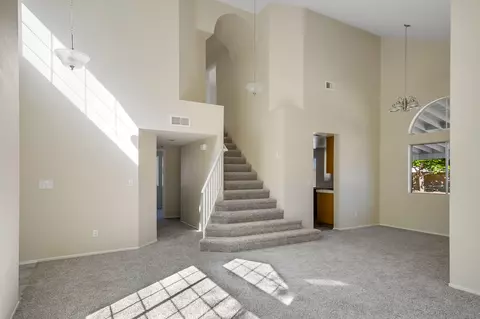 45145 Biscay St, Lancaster, CA 93535 photo 2