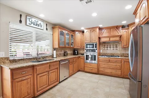 43155 Lorraine St, Lancaster, CA 93536 photo 5