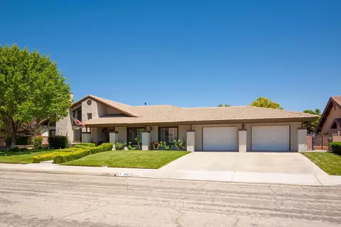 2517 Ryans Pl, Lancaster, CA 93536 photo 2