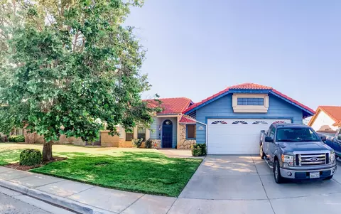 1027 James Ct, Lancaster, CA 93535 photo 1