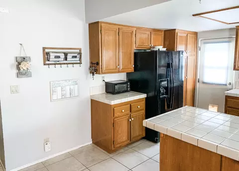 1027 James Ct, Lancaster, CA 93535 photo 8