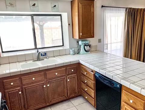 1027 James Ct, Lancaster, CA 93535 photo 10
