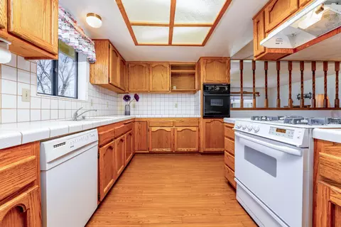 18060 Bowie St, Tehachapi, CA 93561 photo 14
