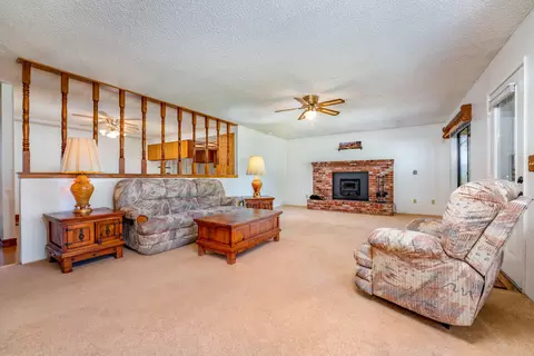 18060 Bowie St, Tehachapi, CA 93561 photo 10