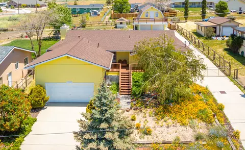 18060 Bowie St, Tehachapi, CA 93561 photo 2