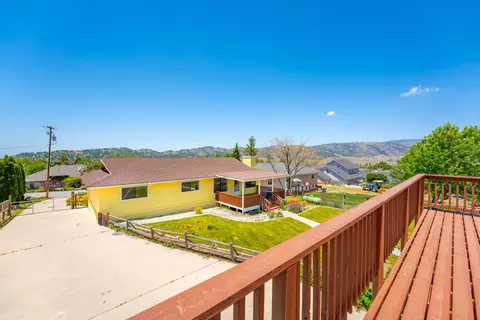 18060 Bowie St, Tehachapi, CA 93561 photo 5